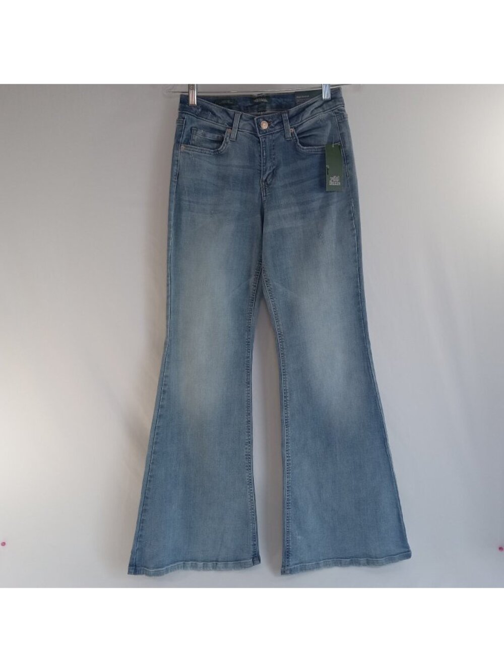 Wild Fable Women's Mid-Rise Flare Jeans High Stretch Blue Denim Size 6 NWT